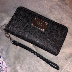 Michael Kors Wristlet